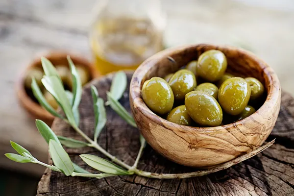 Свежие маслины — стоковое фото