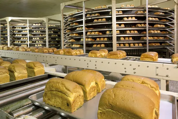 Завод по производству хлеба — стоковое фото