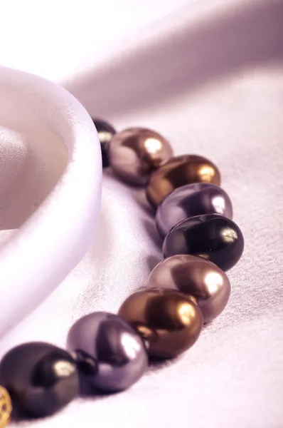 Красивые ювелирные изделия перлы — стоковое фото