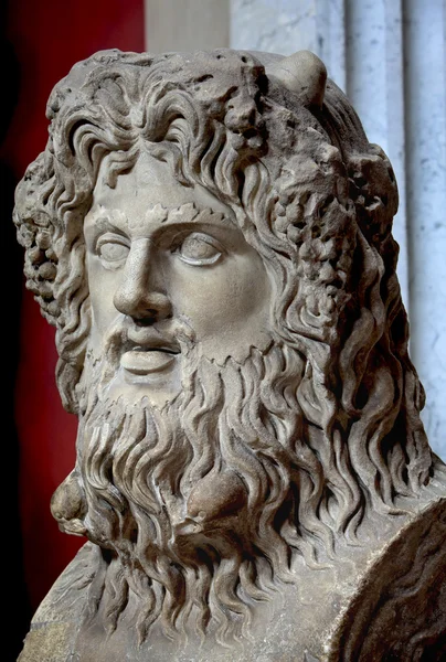 Статуя древнего Бога — стоковое фото