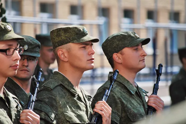 Человек в военной форме во время присяги службы в военно-воздушных сил — стоковое фото