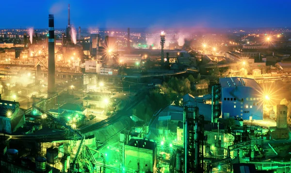 Ночная точка зрения промышленный металлургический завод, г. Донецк, Украина — стоковое фото