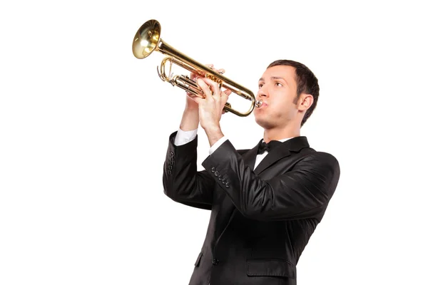 Человек, играющий на трубе — стоковое фото