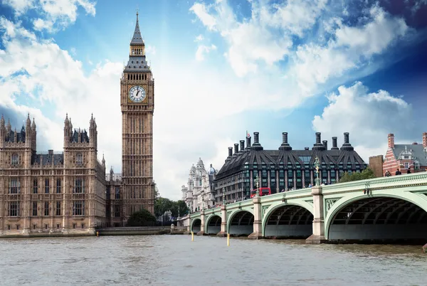 Биг-Бена, дома парламента и Вестминстерского моста в — стоковое фото
