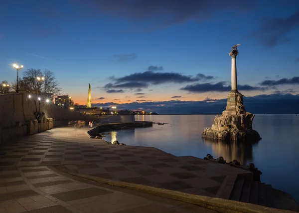 Памятник затопленным кораблей в Севастополе — стоковое фото