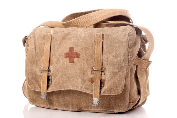 Старый военный мешок первой помощи — стоковое фото