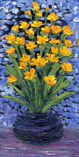 Картина маслом. Букет из желтых цветов в темной вазе на синем фоне — стоковое фото