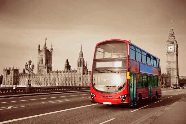 Автобус в Лондоне — стоковое фото