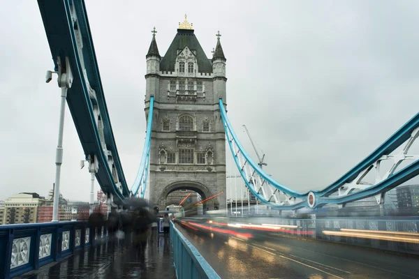 Лондонский Тауэрский мост на закате — стоковое фото