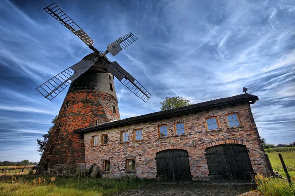 Традиционная Старая мельница в Германии — стоковое фото