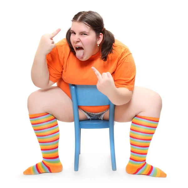 Сумасшедший подросток на синем кресле. поведенческие нарушения в половое созревание — стоковое фото