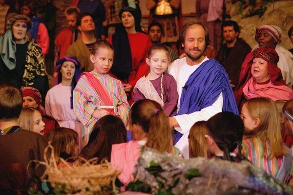 Иисус с детьми - религиозные речи — стоковое фото