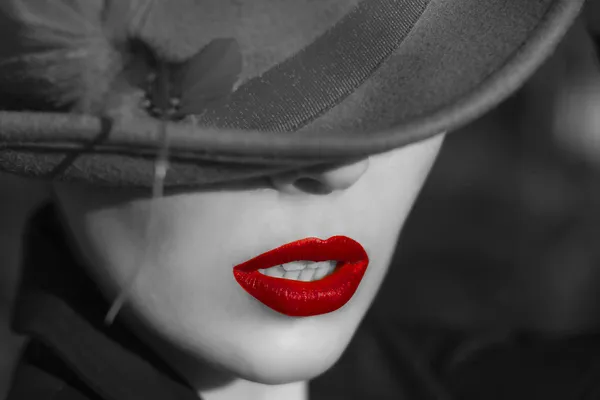 Женщина в шляпе. красные губы Лицензионные Стоковые Изображения