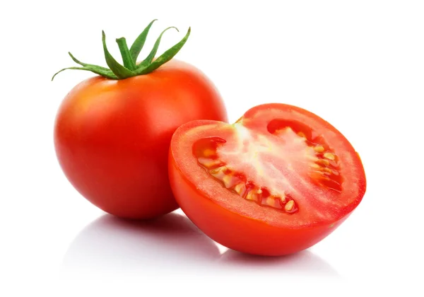 Красные помидоры с вырезом, изолированные на белом фоне — стоковое фото