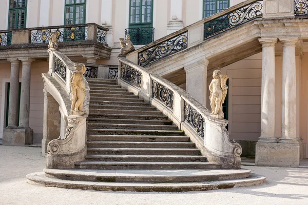Лестницы замка Эстерхази в дворец — стоковое фото