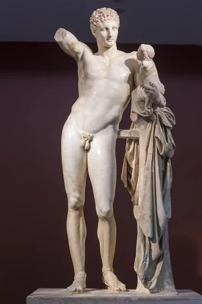 Гермес и Диониса, древние классической греческой статуя Гермес — стоковое фото