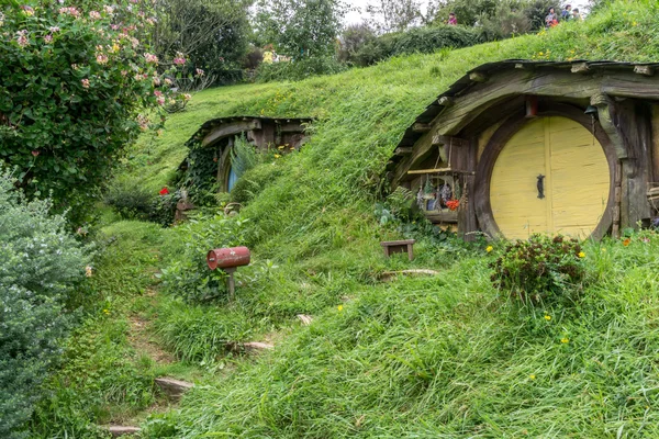 Хоббит отверстия в hobbiton — стоковое фото