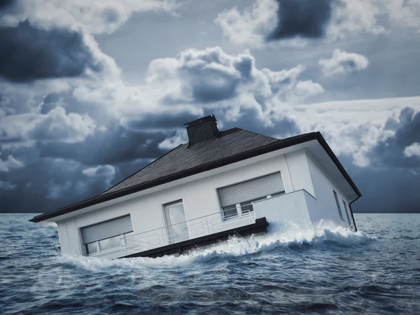 Белый дом в воде, наводнение Стоковая Картинка