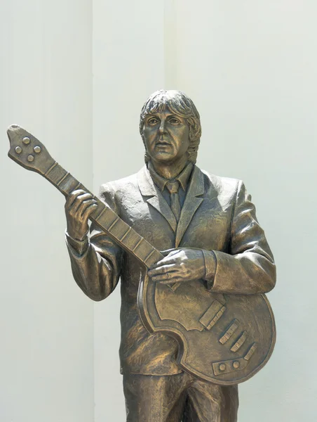 Памятник в честь The Beatles — стоковое фото