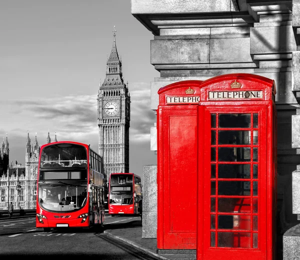 Символы в Лондон с Биг Бен, двойной автобус и красные телефонные будки в Англии, Великобритания — стоковое фото