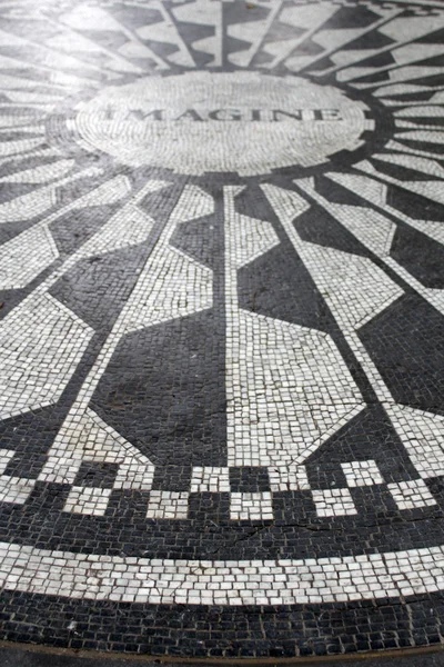 Представьте себе, мозаика, дань некоторое время Нью-Йорка резидентов Джон Len — стоковое фото
