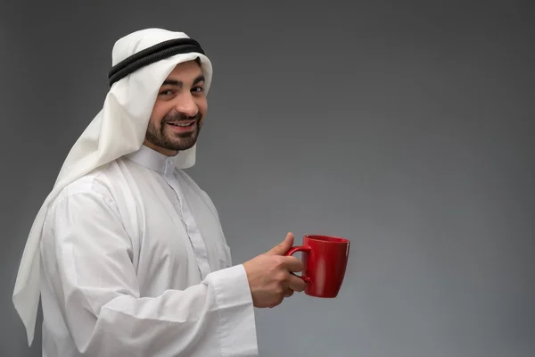 Счастливый человек арабского кофе-брейк Стоковое Фото
