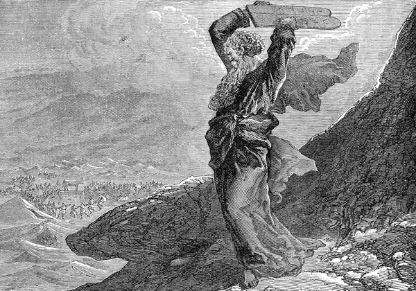 Моисей преодолев две таблетки камня — стоковое фото