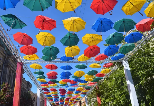 Alley парящий зонтики. Санкт-Петербург — стоковое фото