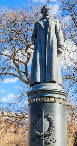 Памятник Феликсу Дзержинскому в парке Музеон искусства в Москве — стоковое фото