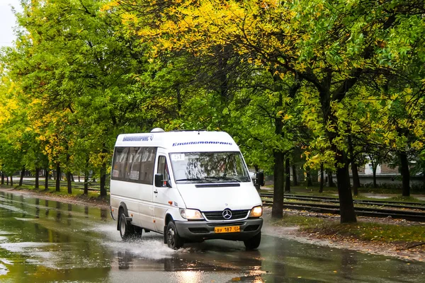 Mercedes-Benz Sprinter 413CDI — стоковое фото