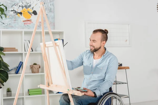 Инвалидов человек живопись — стоковое фото