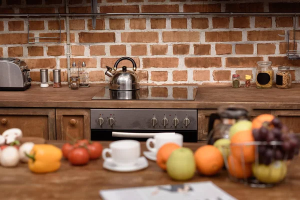 Электрическая Печь Чайник Современной Кухне — стоковое фото