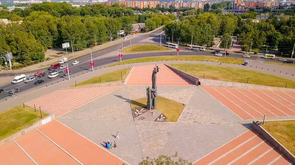 Россия, Пенза - 27 августа 2017: Памятник военной и трудовой доблести Пенза народа в годы Великой Отечественной войны (памятник победы). Пенза, Россия — стоковое фото