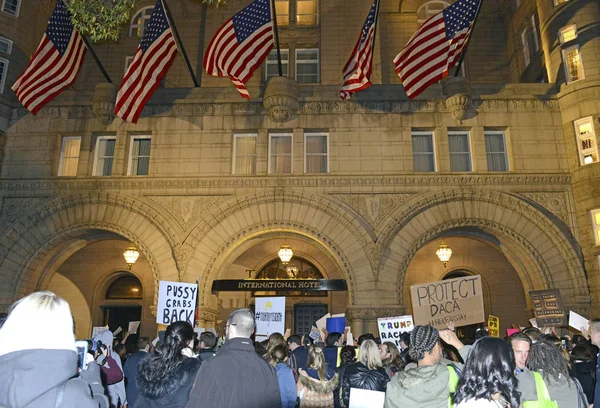 Левыми и подстрекателей, протестовавших Дональд Трамп выборах победу — стоковое фото