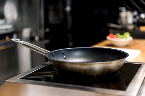 Сковорода Электрическая Плита Кухне — стоковое фото