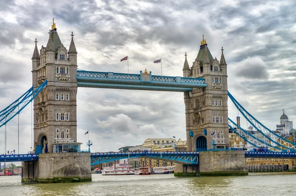 Лондонский Тауэрский мост — стоковое фото