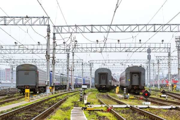 Railcars on railroad tracks, Russia Лицензионные Стоковые Фото