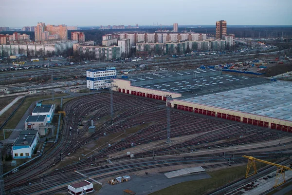 Санкт-Петербург, Парнас, рельсы, восход Лицензионные Стоковые Фото