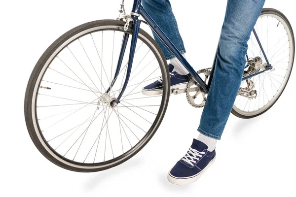 Человек, ездящий на велосипеде — стоковое фото