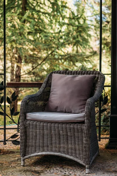 Кресла плетеные — стоковое фото