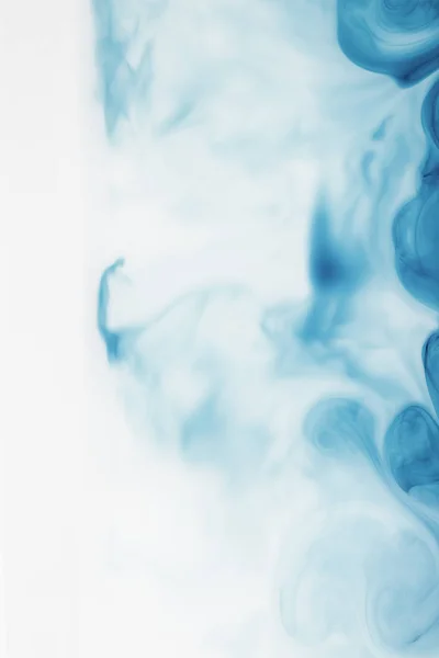 Всплеск Абстрактный Синими Чернилами Изолированные Белом — стоковое фото