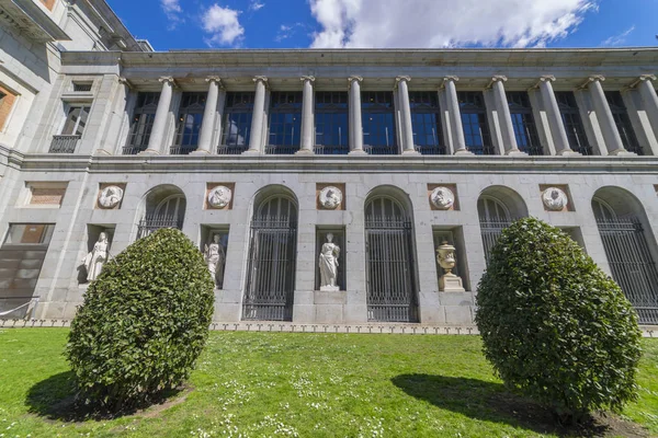 Главный Фасад Музея Прадо Старая Картинная Галерея Мадрид Испания Скульптура — стоковое фото
