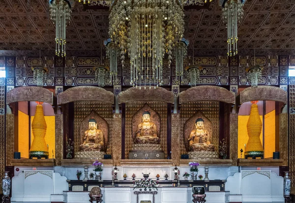 Храм из главного зала в Си Лай буддийский храм, Калифорния Лицензионные Стоковые Изображения