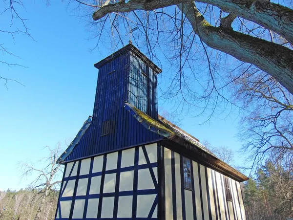 Голубая Церковь Лесу — стоковое фото