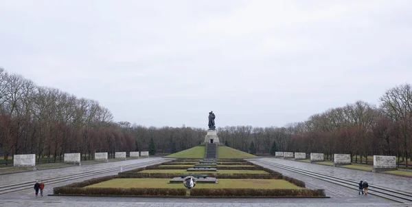 Memorial complex of the Soviet Liberator Soldier in Treptow Park Стоковое Изображение