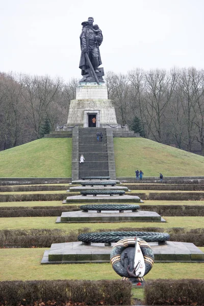 Memorial complex of the Soviet Liberator Soldier in Treptow Pa Лицензионные Стоковые Фото