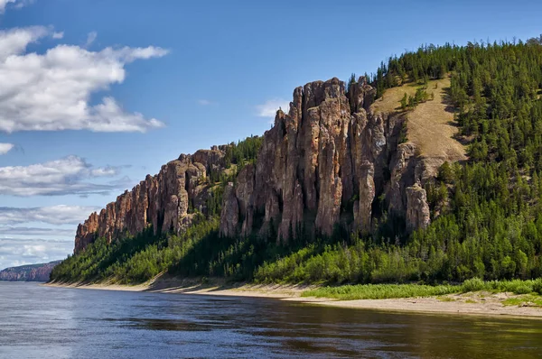 Ленские столбы, берегу реки Лена, Якутия — стоковое фото