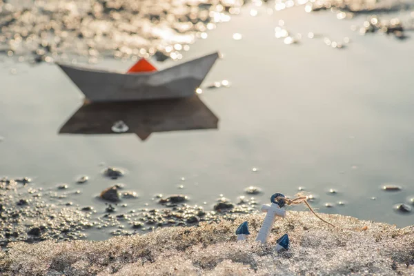 Якорь Бумаги Лодку Воде Открытом Воздухе — стоковое фото