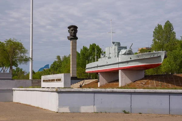 Волгоград Россия Мая 2018 Бронированный Автомобиль Памятник Матросам Волги Военной Стоковое Фото