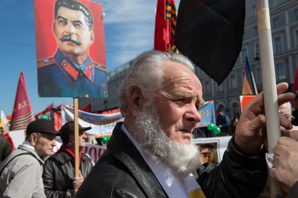 Граждан в политических первомайской демонстрации — стоковое фото